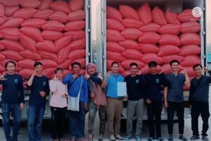 Read more about the article เกษตรกรจากพื้นที่สูงอำเภออมก๋อย จังหวัดเชียงใหม่ ได้รวมตัวกันภายใต้การสนับสนุนของสถาบันวิจัยและพัฒนาพื้นที่สูง เพื่อดำเนินการจัดส่งผลผลิตกาแฟกะลาอินทรีย์เข้าสู่กระบวนการแปรรูป ฮิลล์คอฟฟ์